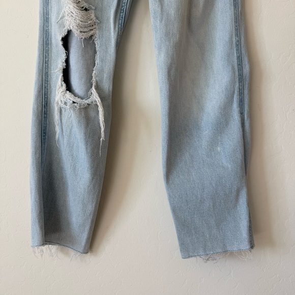 Hollister Boho Light Blue Distressed Stretch Ultra High Rise Mom Jeans Size 27 - Picture 2 of 8